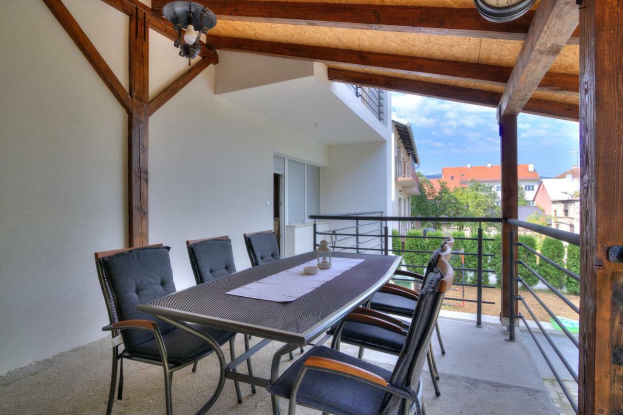 House Smolcic Leilighet Otočac Eksteriør bilde