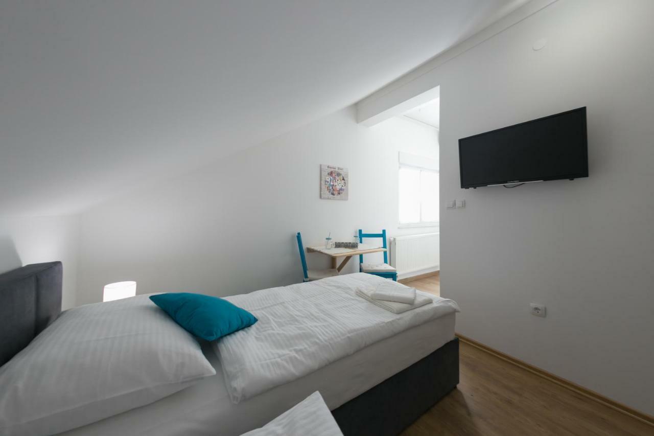 House Smolcic Leilighet Otočac Eksteriør bilde